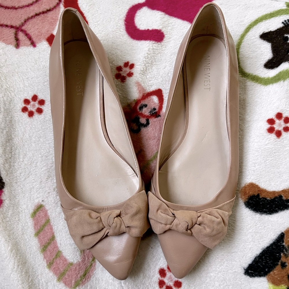 Nine West Women's Beige Bow flats